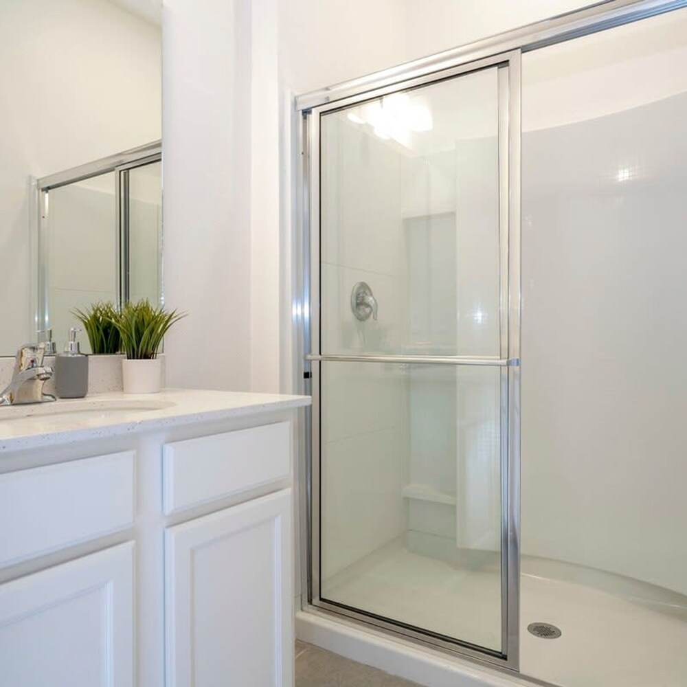 6152 Fantastic Spacious Home for Your Family