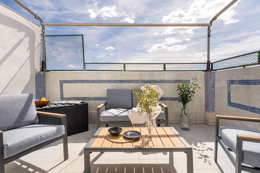 Minore - 1 Bedroom Penthouse and Terrace in Chueca