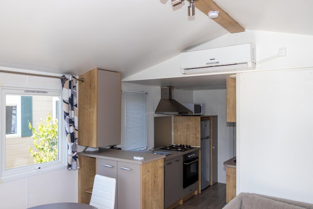 Apartment on Lake Serre-poncon With Pool
