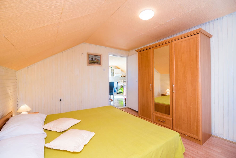 Villa Desin view 4