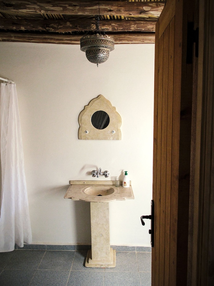 Khamlia Desert Bed & Breakfast
