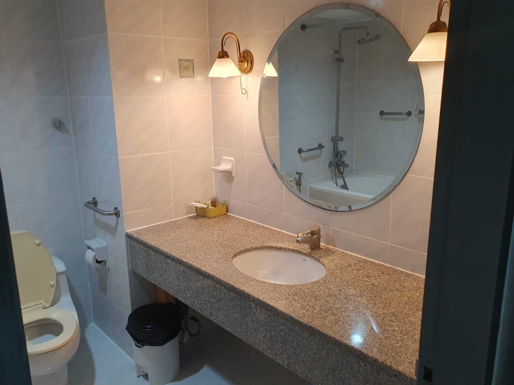 Omni Tower Sukhumvit Nana - Direct