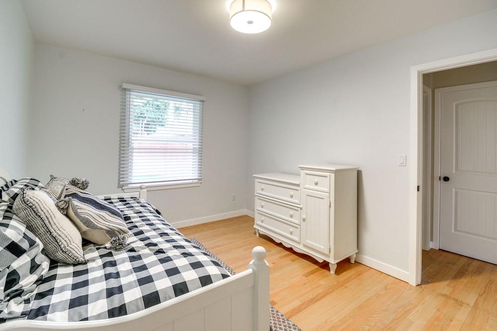 Tacoma Vacation Rental w/ Outdoor Fireplace - Property Image 2