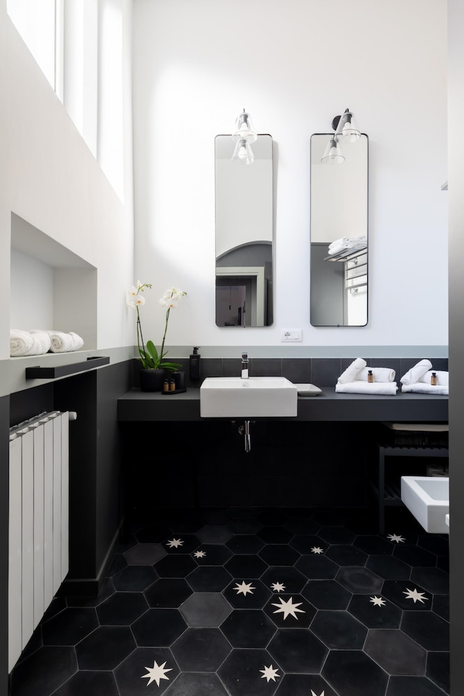 Stunning Rose Trastevere Apartment