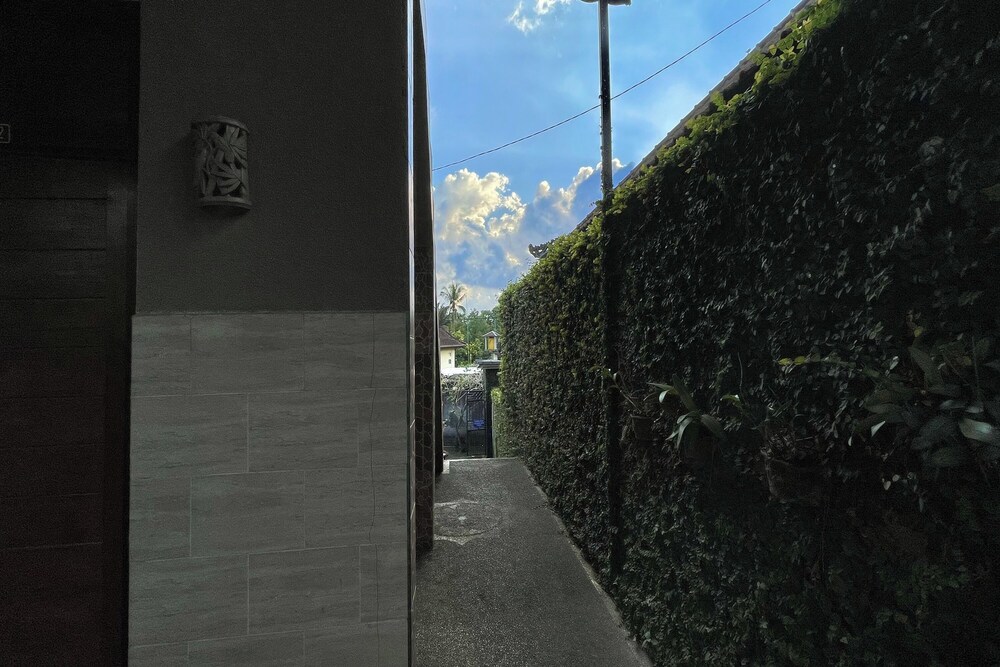 Mongan Homestay Beside The Belulang Hot Spring