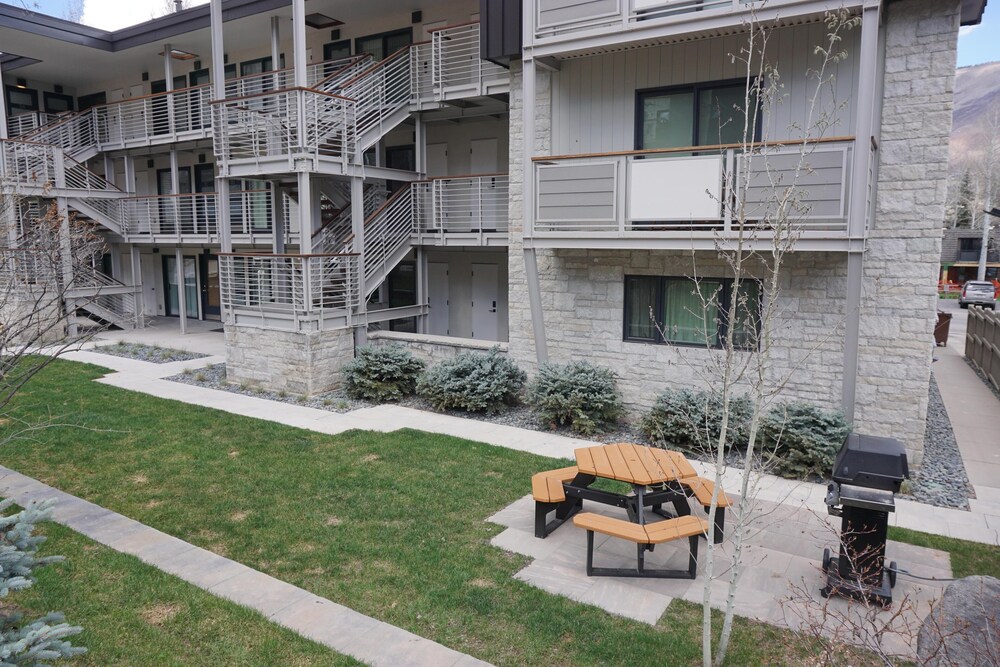 Great Value Condominium in the Heart of Aspen view 5