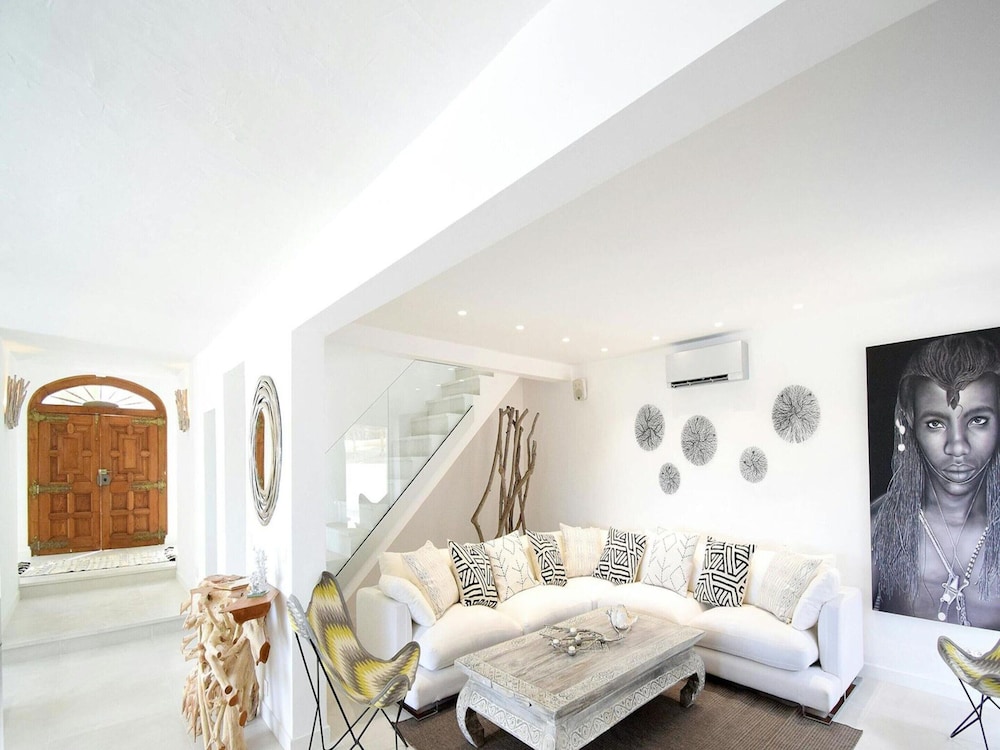 Magnificent Villa With Heated Pool