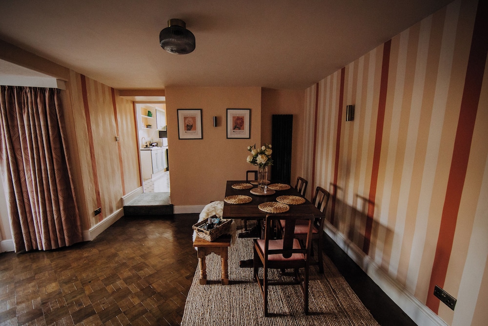 The Pheasant Lodge