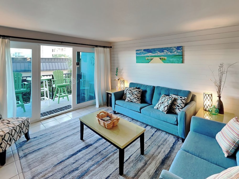 Sea Oats #309 by Southern Vacation Rentals