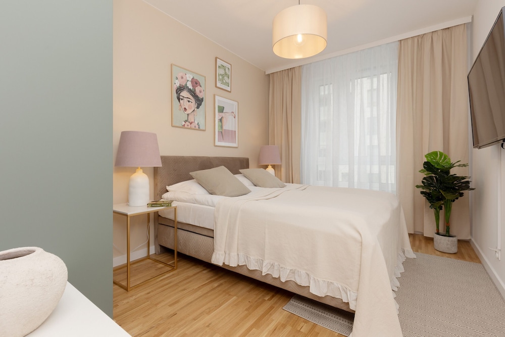 Warsaw Apartament Praga + AC by Renters view 3