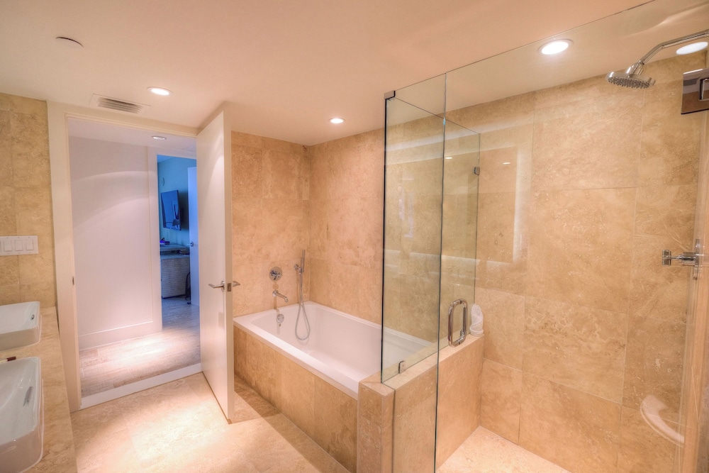 Luxury Vacation Rentals at 1 Hotel & Homes by LRMB