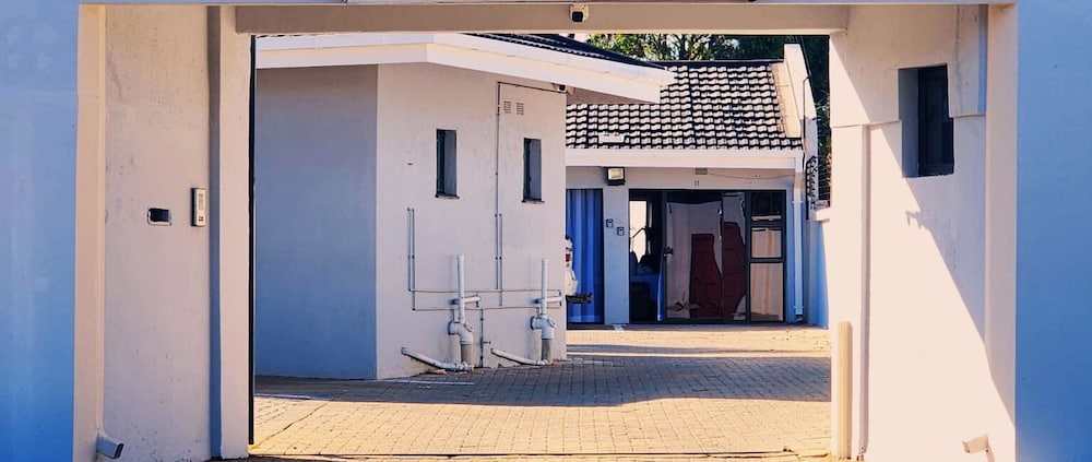 Kololo at 399 Guesthouse & Conference