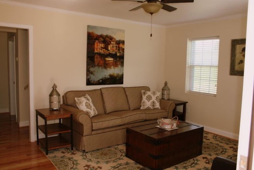 Mountain Cove Farms Resort