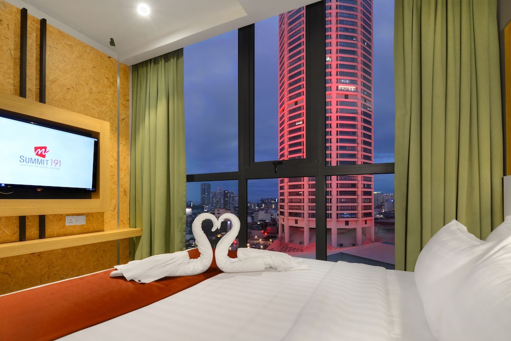 The Granite Luxury Hotel Penang 11