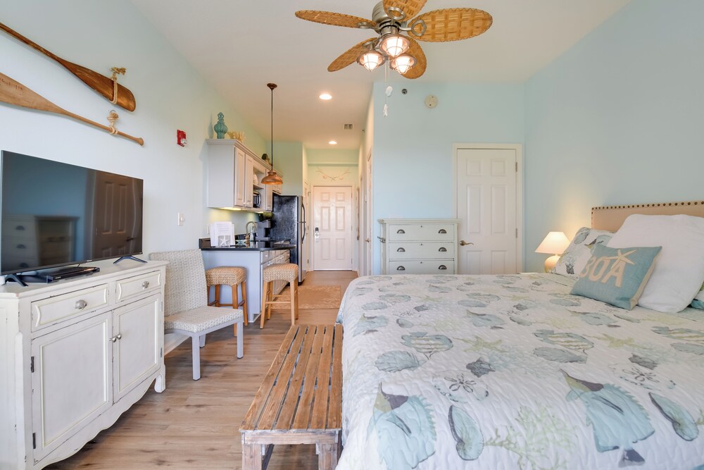 Walkable Condo w/ View Btwn Rosemary & Alys Beach!