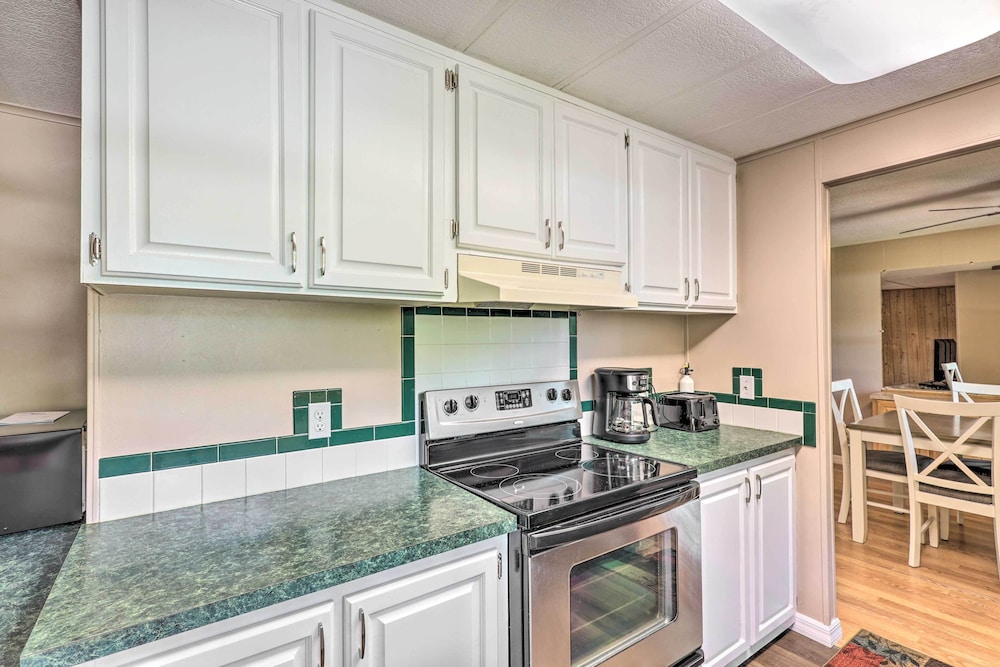 Suwannee Riverfront Home: Grill, Near Springs - Property Image 24