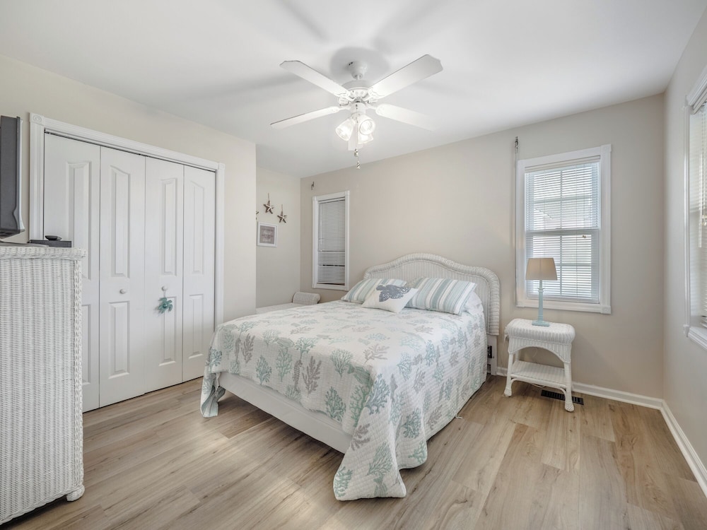 Beach, Please by Topsail Realty