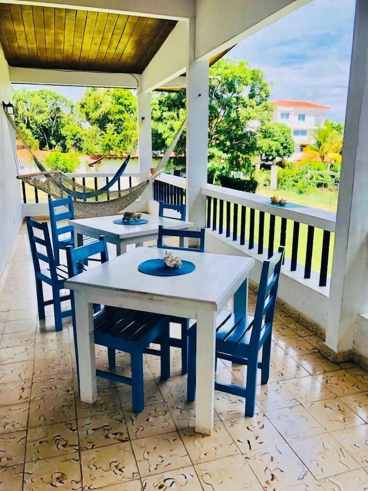 La Perla de Farallon Bed and Breakfast