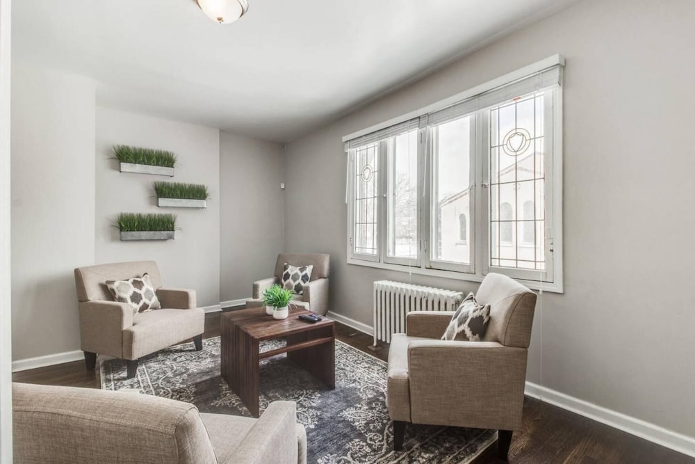 Great 6 Bedroom Peaceful Family Retreat