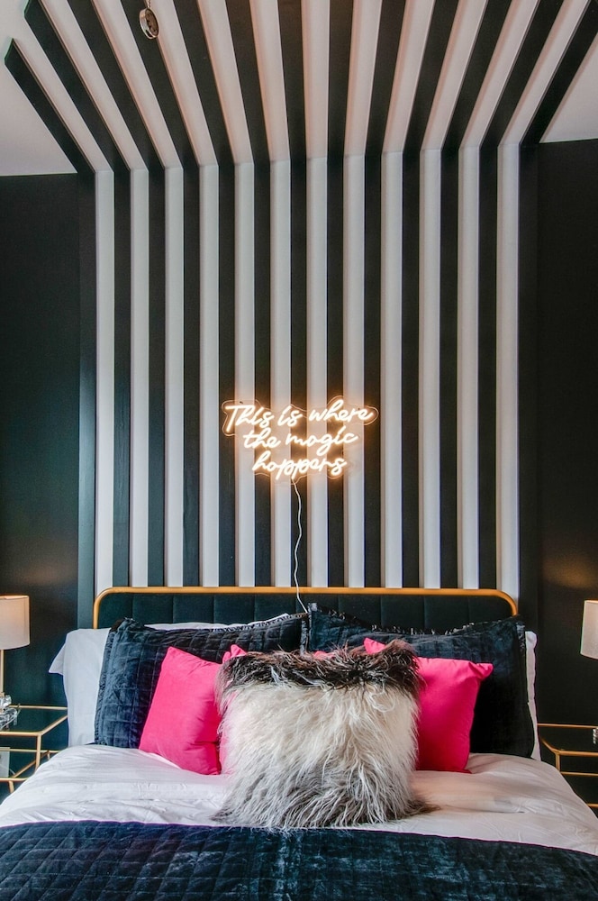 Close to the Gulch - Book Today