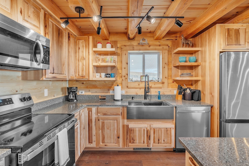 Mountain Cabin Near Trails, Skiing & Yellowstone 3 Bedroom Cabin