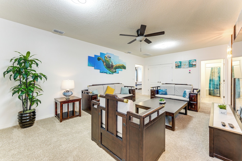 10 Mi to Disney World: Oasis w/ Resort Amenities!