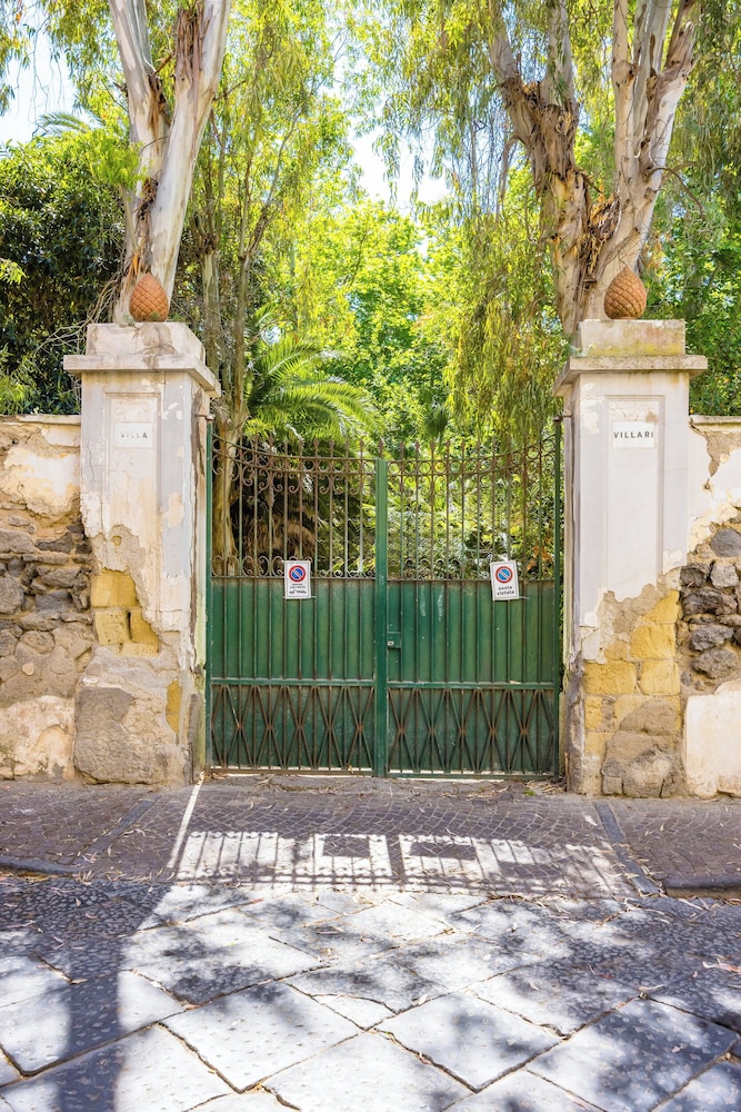 Villa Villari Terrace and Patio by Napoliapartments