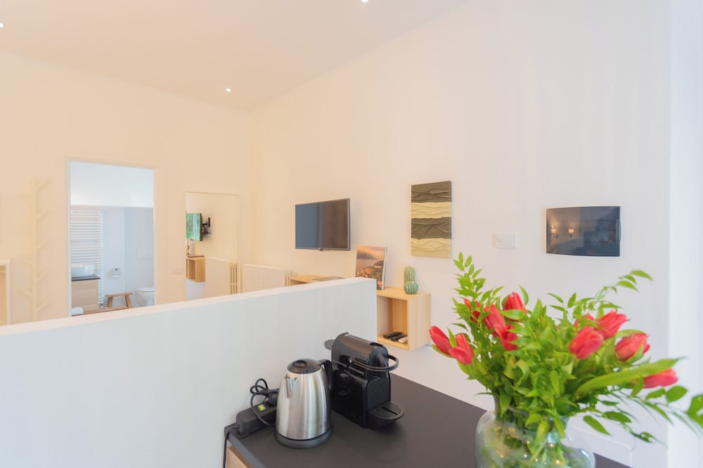 Enchanted Como Lake - Tremezzo Apartments by Rent all Como
