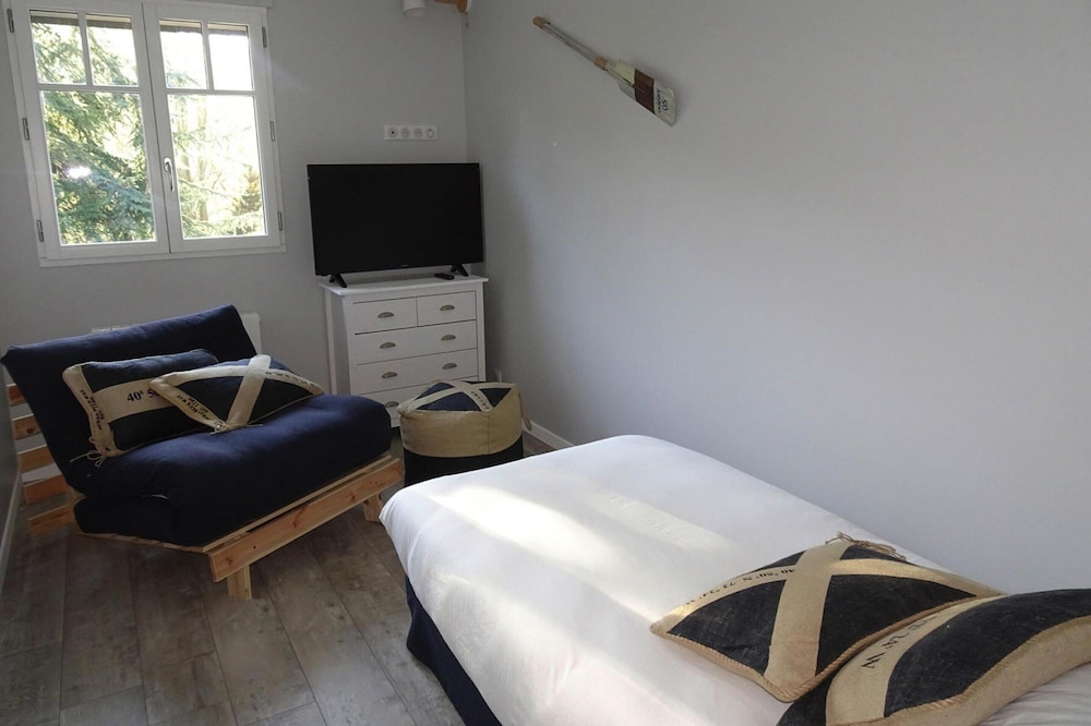 House in Normandy With Sauna & Coastal Charm view 3