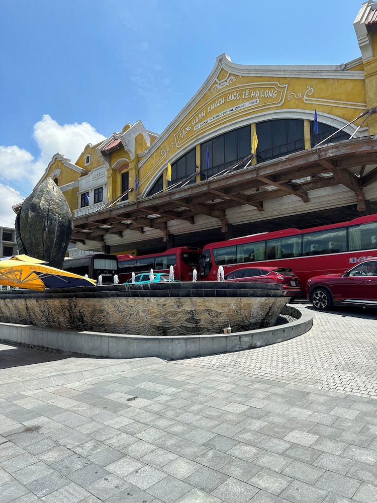 halong marina bay cruise view 4