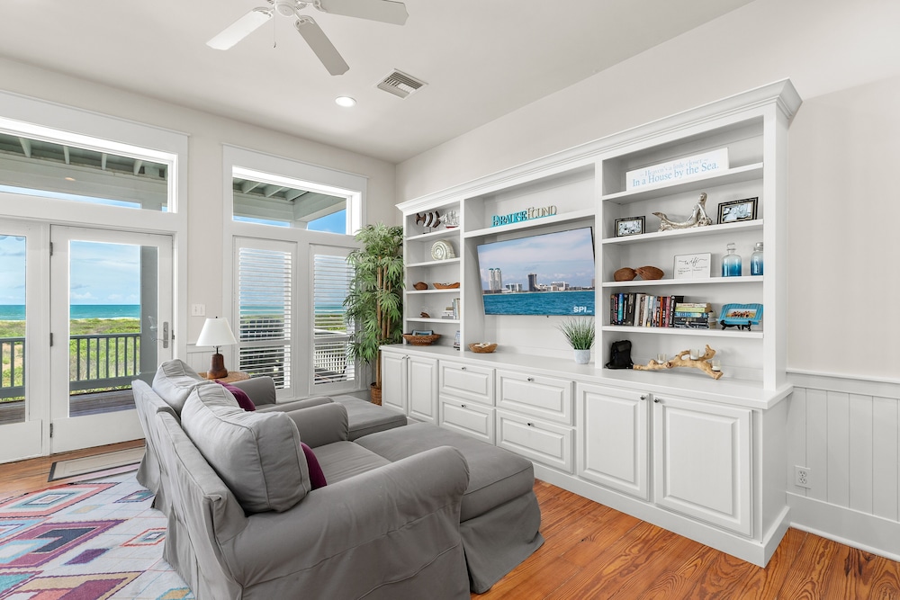 Paradise Found - Private Beachfront House 3 Bedroom Home by RedAwning