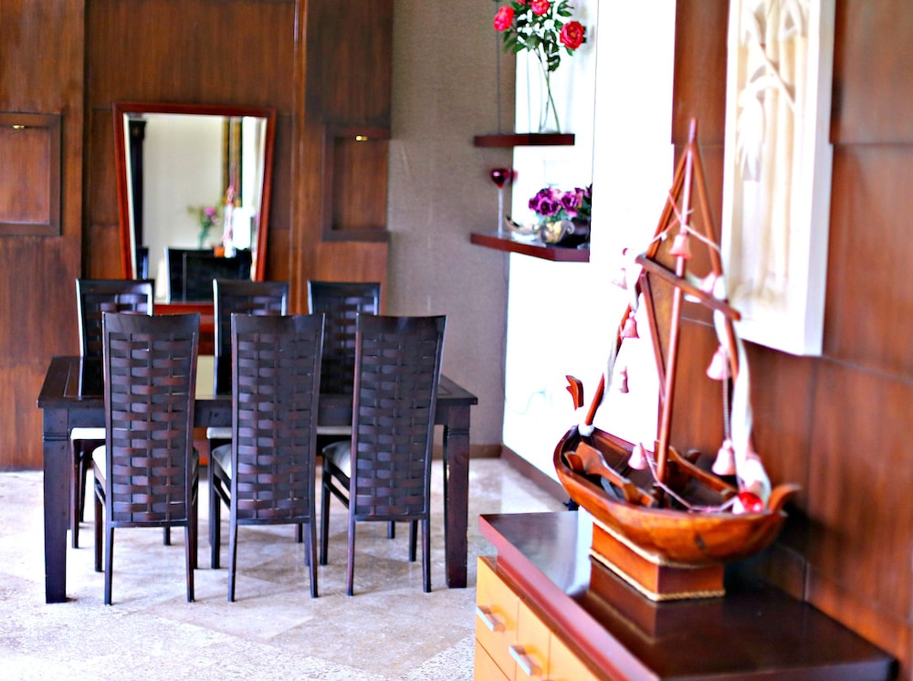 De Bukit Dago Villa by HouseinBandung