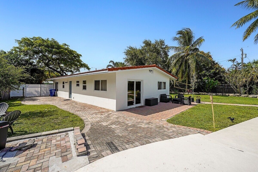 332 Wilton Manors in Wilton Manors