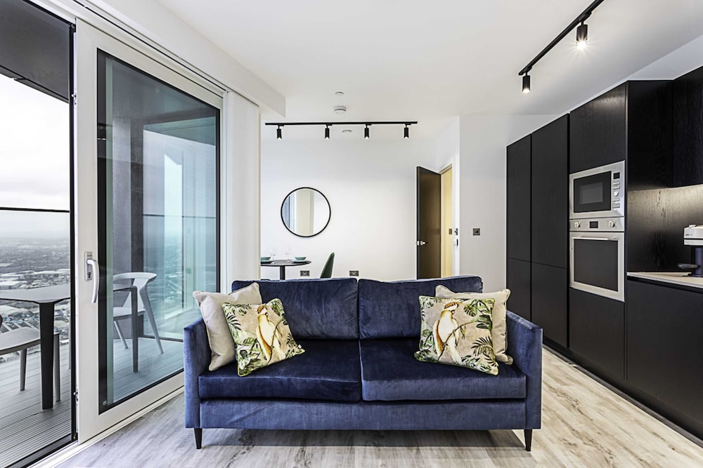 Icon Tower Flat VII