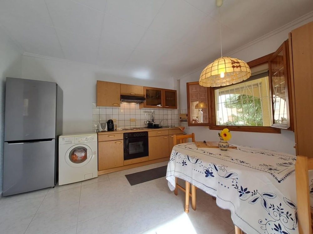 La Marina Oasis, 2-beds, Sleeps 4, 10 min to Beach