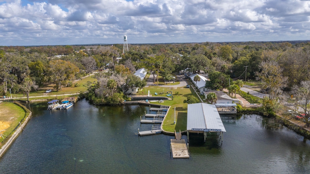 King's Bay Lodge