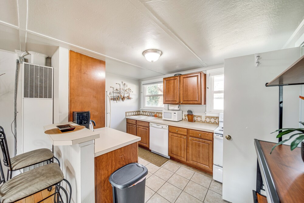1 Mi to Camels Back Park: Boise Studio w/ Patio!