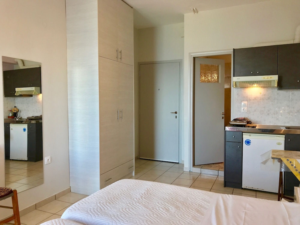 Apt4 @ Mamangakis Apartments view 4