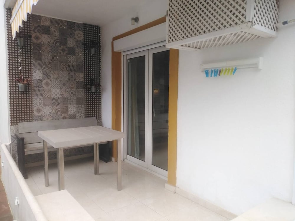 2 Bed Gf Apt Near Puerto Banus