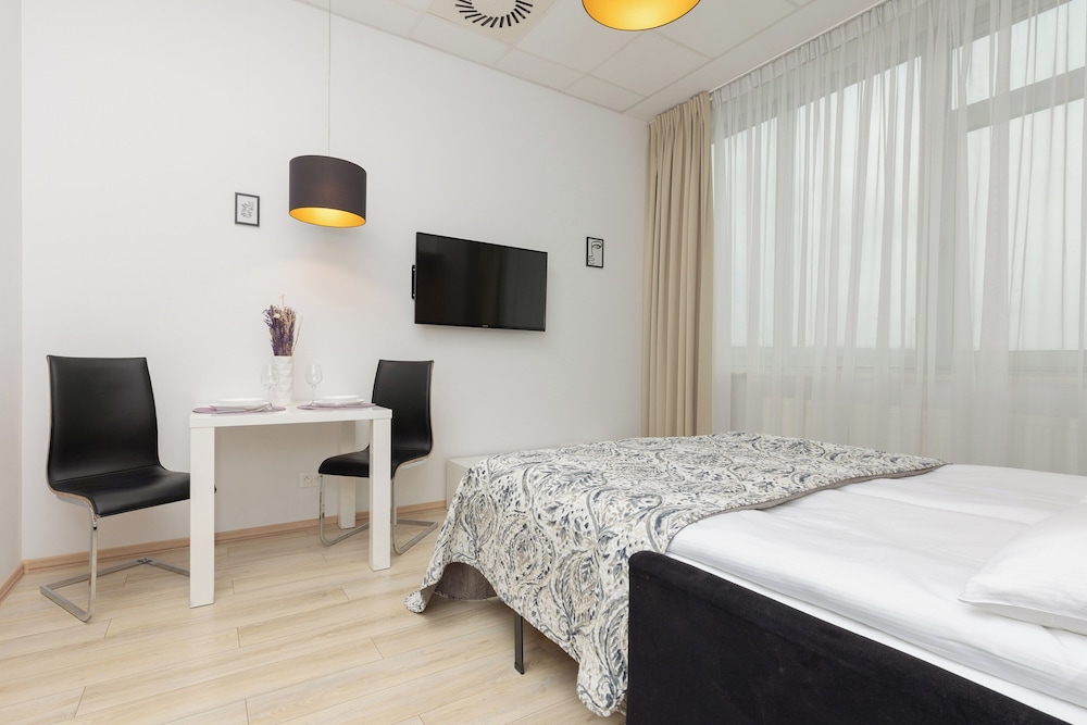 Al. Jerozolimskie 216 Warsaw by Renters view 2