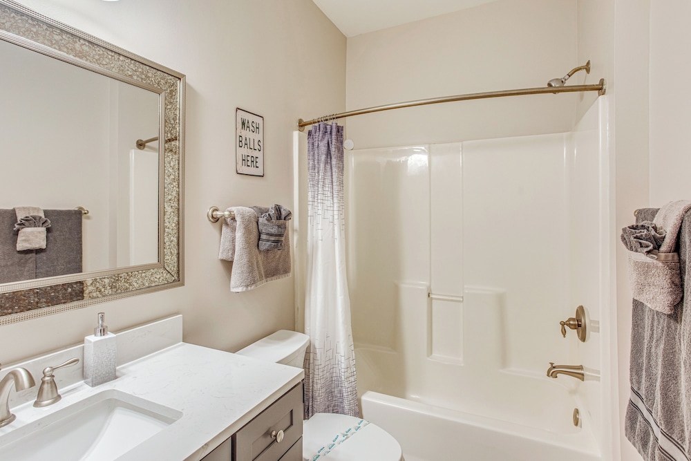 Tee Off & Unwind By Pool: Myrtle Beach Condo