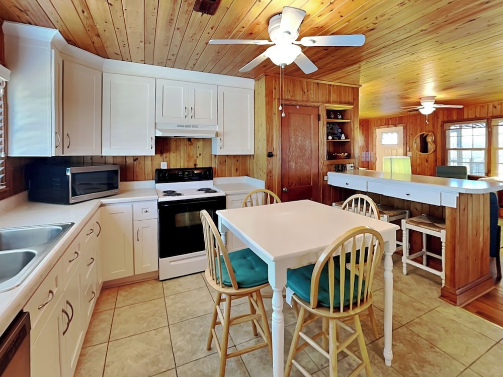 Whitaker Sea La Vie by Topsail Realty