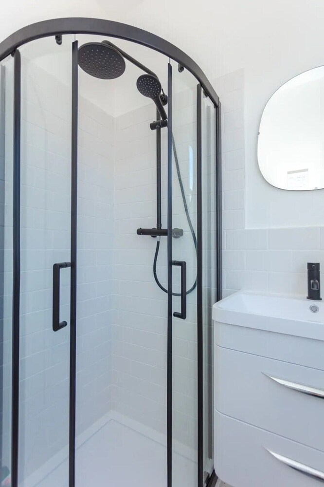 The Perfect 2 Bedroom Family Apartment in West Hackney