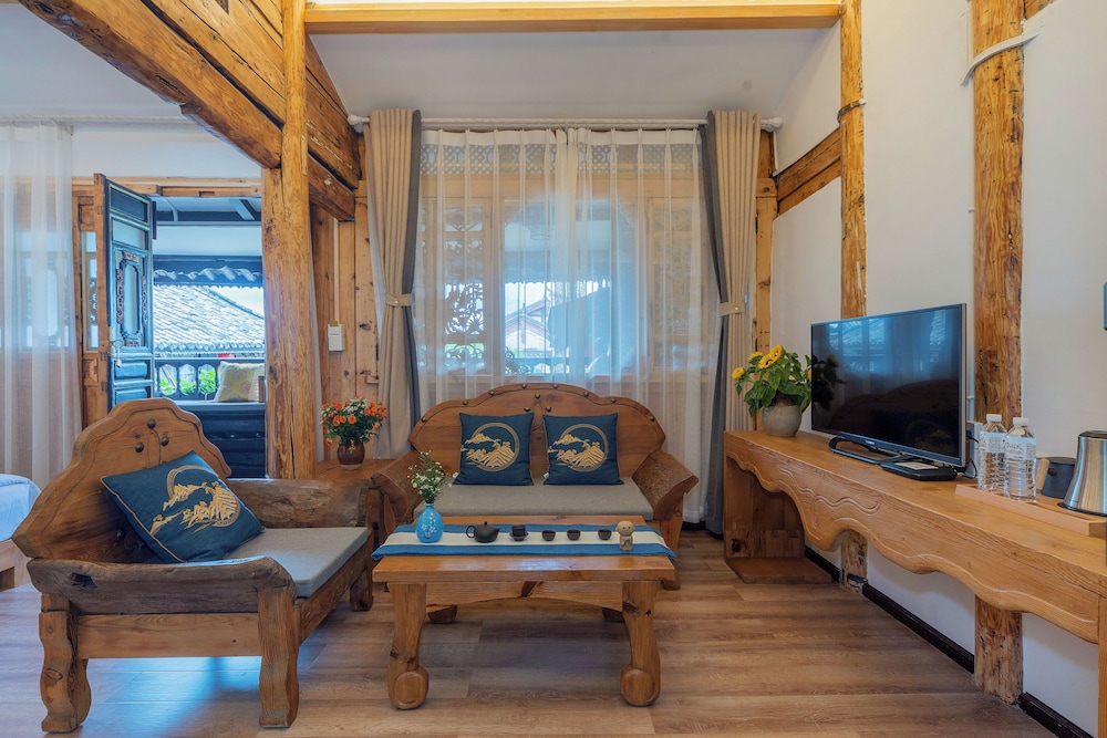 Yiyuan Snow Mountain View Historical Naxi House - Lijiang Old Town Mufu branch