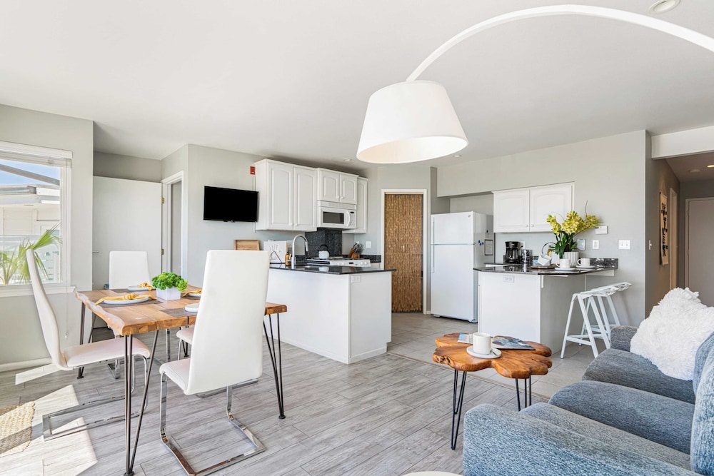 Cayucos Duo 2 Bungalows w/ Views & Lounge Space Pet Friendly