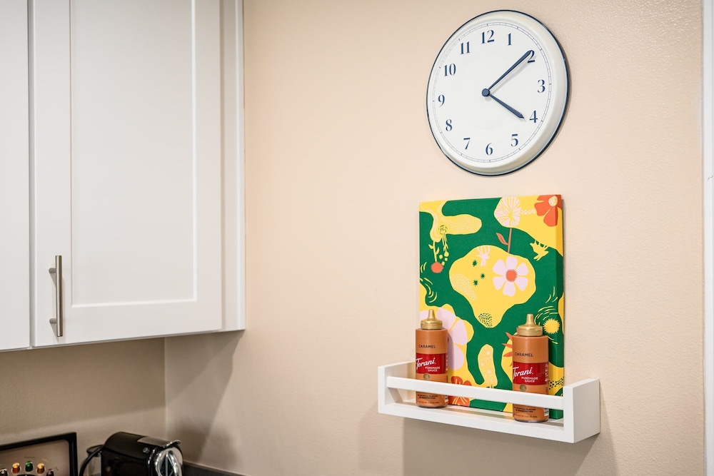 Whimsical Family Stay 10 Min Walk to PV Hospital