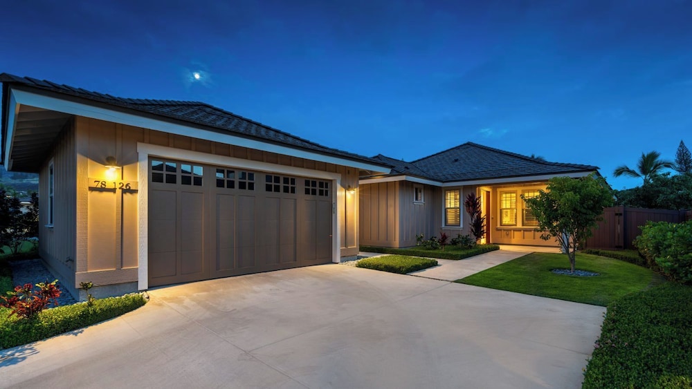 Private Yard and Outdoor Area - AC & Shared Pool - Golf Views - Vrkcv
