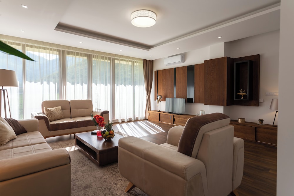 Malak Resort