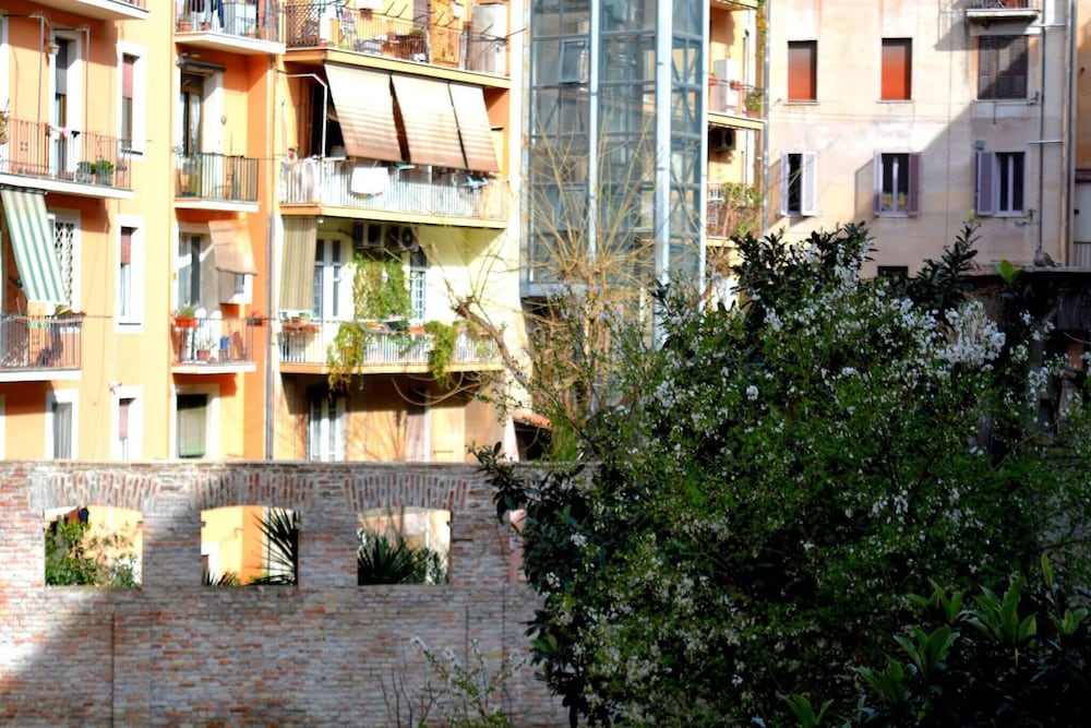 Charming Trastevere Apartment in Heart of Rome
