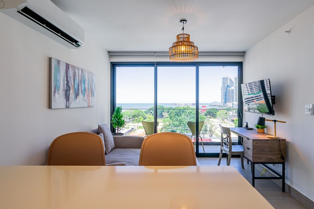 w Premium 1BR w Balcony in San Francisco